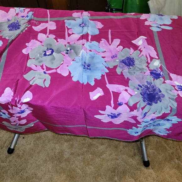 Designer scarfs - Picture 5 of 16